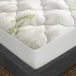 Unique Cloud Pattern on the Mattress Cooling Pad: Queen size air mattress pad with unique cloud pattern padding is...