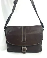 Are you looking for a good looking, hard working bag that takes you from office or school to after hours?. Here it is!...