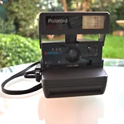 Polaroid 636 close up appareil photo instantané. État irréprochable 1 utilisation. Avec sacoche dorigine 