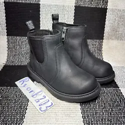 UGG Kids Weather Ready Bolden Leather Boots CHELSEA Black SIZE 10 TODDLER CLEAN. Clean used pair. Very nice looking....