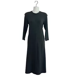 Elevate your wardrobe with this stunning Eileen Fisher dress in a beautiful shade of gray. Perfectly crafted from a...