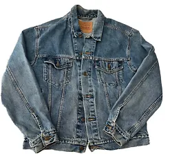 Levi’s - Men’s Relaxed Trucker Jacket - Vintage 90s (70507-0389) - Size M. Some fading. Small staining on left...