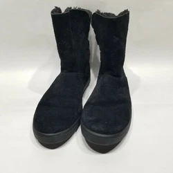 Although the label say Sz 5, it fits my wife who wears sz 7. There are signs of wear consistent with normal usage.