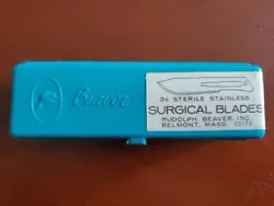 This vintage surgical blades container from Rudolph Beaver Inc. is a true collectors item. Made in the United States...