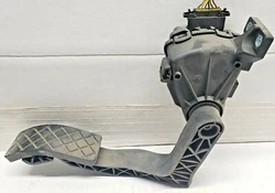                      2004 2010 AUDI A8 A8L QUATTRO GAS PEDAL ACCELERATION PART NUMBER 4E1 723 523 E OEMUSED...