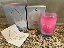 This is a set of two fantastic beauty products from Beauty Blender. The bottle was cleverly designed to dispense on a...