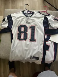 Show your love for the New England Patriots with this authentic Reebok Randy Moss #81 football jersey. Featuring the...