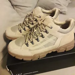 Macys I.N.C. Flashtrek designer boots. Mens sz 11.5 in Like New condition. See Pics!