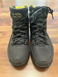 The North Face Mens Back To Berkeley Snow Winter Boots Brown Waterproof 9. Primaloft. Excellent condition like new.