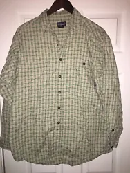 Patagonia Dress Shirt Organic Cotton Mens Medium M. Condition is Pre-owned. Shipped with USPS First Class Package.