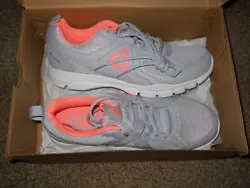 WOMANS NEW IN BOX size 10 REEBOK 3D FUSION TR CLOUD GREY DIGITAL PINK  FREE USA SHIP 