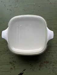 Lid has scratches and tape wear. Very Good Condition.