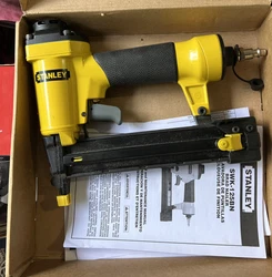 USED Bostitch SKW-125BN - 18GA Pneumatic Brad Nail Gun. This gun looks barely used thus in excellent condition.