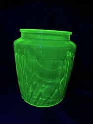 1930’s Anchor Hocking Uranium Glass Peanut Jar Cookie Jar Depression Vaseline. No chips no cracks Missing lid 8.5”...