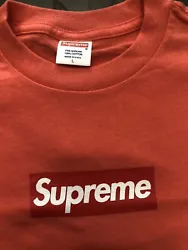 Supreme red box logo fusia pink tshirtBrand new without tagVery limited edition sample released friends and family of...