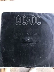 Pochette en très très mauvais état écriture Vinyle beaucoup de rayures A PRENDRE DANS L ÉTAT SI DOUTE NE PRENEZ...