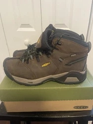 KEEN Targhee II Mid WATERPROOF Mens Size 12. Brand new never worn. Steel toe. These retail for $165