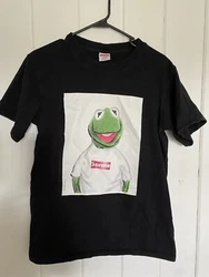 Supreme Kermit Box Logo Tshirt M. Excellent conditionNo cracks in graphicArmpit to armpit 18”Length 27”