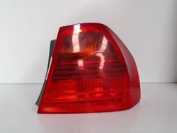 Numéro de pièce fabricant : 63216937458. Feu arriere principal droit (feux) - BMW SERIE 3 E90. Modèle du véhicule :...