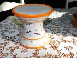 This display pedestal features hand painted designs and sculptural details for the fall Halloween season. (1)...