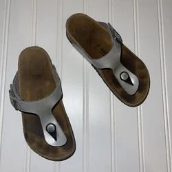 girls birkenstock gizeh thong sandals silver leather sz 30. -Birkenstock-Sz 30 (US 12-12.5)-Silver -Thong style, open...