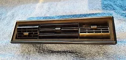 Perfect upgrade for your series 2 XJ. Series 3 FULLY ADJUSTABLE Heater/AC dash vent.
