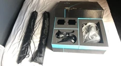 Boîte complète pour réalité virtuelle HTC VIVE comprenant + 2 trépieds réglables compatibles HTC VIVE. Complete...