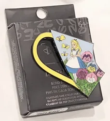 Loungefly Alice in Wonderland Teacup Puzzle Blind Box Pin Alice Handle - opened.
