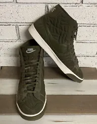 Nike Womens Blazer Mid PRM SE Hi Top Trainers 857664 300 Green Sneakers Shoes. Good condition