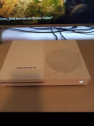 Microsoft Xbox One S 1TB Console - Not Working.  Turns on and turns back off. 1 ding in a corner. Back of the case...