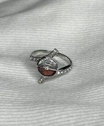 CUBIC ZIRCONIA STONES AND BAND INLAYED WITH SPARKLING CRYSTAL CLEAR GEMS. RING SIZE 7