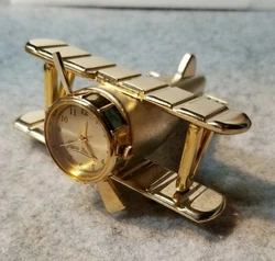 Solid brass Classic Collections desk top small clock- runs,keeps time, new batte.