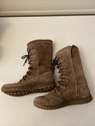 Teva ‘VERO Sz 8 Mid-Calf Boots Tan Brown Suede Thinsulate Insulated Waterproof.