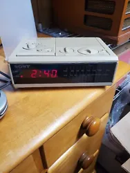 Vintage Sony Dream Machine Model ICF-C2W Digital FM/AM Alarm Clock Radio WORKING.