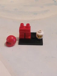 Lego Minifig F1 Ferrari Pit Crew Member set 8144 8673 8375 8672 8185 8654. Vendu comme sur les photos de lannonce en...