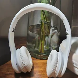 Beat Solo HD Matte White; Barley Used, Great Condition. Condition is 