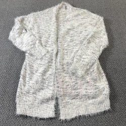 This Knox Rose cardigan sweater is a must-have for any fashion-conscious woman. The insanely soft and fuzzy texture is...