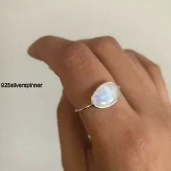 Benefits of Wearing Moonstone. 925 sterling silver consists of 92.5% pure silver and the remaining 7.5% part mostly...