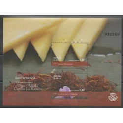 For those which are not (new with hinge or canceled), the condition is indicated in the title.