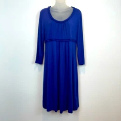 Boden Half Sleeve Midi Dress size 10PDress is in great overall condition but does have one small pull in thread on...