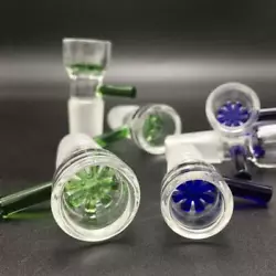14mm Male Glass Bowl with Snowflake Screen. Blue Color. The snowflakescreen will keep most of the ash out. The bowl is...