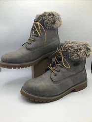 9M WCNYFD-0426. Step in line in the Convoy Fur Lace Up Boot from Lugz. Padded tongue and faux fur collar. Faux leather...