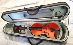 A bow and a Yamaha case are included.