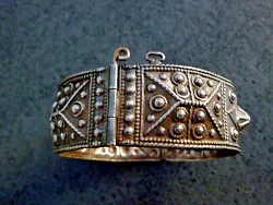 ANCIEN BRACELET BERBÈRE EN ARGENT MASSIF TESTÉ. ☆ Envoi rapide ☆.