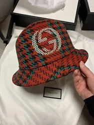 GUCCI Red & Green WOOL HOUNDSTOOTH Large GG Logo Fedora Bucket HAT Size S Let me know which one size are you looking...