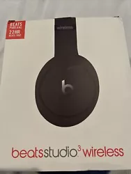 Beats studio wireless 3 used. Good condition. Headphones and box only. Case and charger not included.
