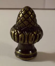 NEW BRASS ACORN LAMP FINIAL ANTIQUE BRASS FINISH. WITH BUSHING REMOVED FINIAL HAS 1/8IP THREADS AND SCREWS ONTO 3/8