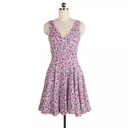 Cute fruits and flowers print. shown on size 2 dress form. marked S - fits modern XS/S. faux wrap top.