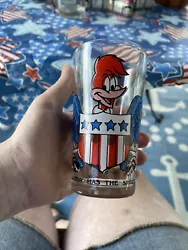 This vintage Arbys collector glass from 1976 is a must-have for any Woody Woodpecker fan or collector of restaurant...
