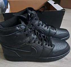 Nike Air Jordan 1 noir.